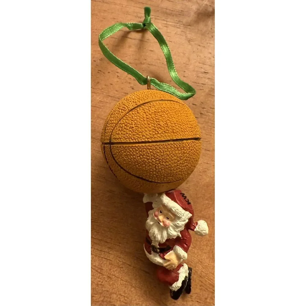 AVON SANTA CLAUSE‎ JUMPING SPORTS ORNAMENT BASKETBALL 1996 3